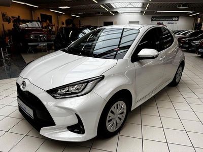 Gebraucht Toyota Yaris Team 125 PS (91 kW) 2021 Weiss Kleinwagen