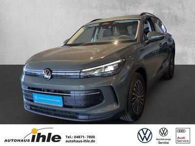 Gruen Gebraucht 2024 VW Tiguan Life SUV | 39.870 € (Etwas zu teuer)