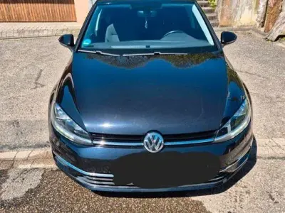 Gebraucht VW Golf VII Comfortline 110 PS (80 kW) 2017 Schwarz Limousine