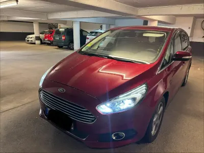 Gebraucht Ford S-MAX Titanium 179 PS (131 kW) 2016 Rot Van / Kleinbus