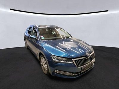 Usado Skoda Superb Style 190 HP (139 kW) 2022 Azul Carrinha