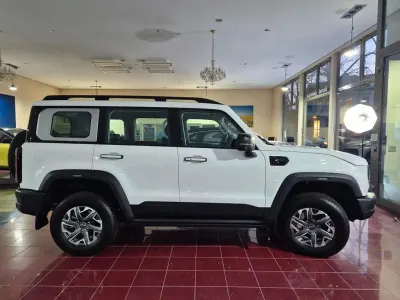 Neu Baic BJ40 234 PS (172 kW) 2026 Weiß SUV