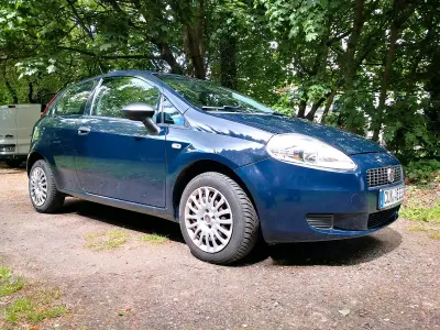 Gebraucht Fiat Punto 65 PS (47 kW) 2010 Blau Kleinwagen