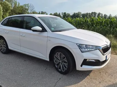 Gebraucht Skoda Scala Tour 95 PS (69 kW) 2022 Weiß Kleinwagen