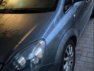 Blau Gebraucht 2005 Opel Zafira Van / Kleinbus | 2.999 € (Teuer)