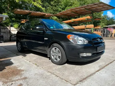 Gebraucht Hyundai Accent 97 PS (71 kW) 2007 Schwarz Kleinwagen