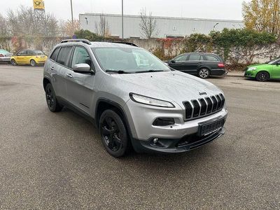 Grau Gebraucht 2016 Jeep Cherokee Night Eagle SUV | 12.700 € (Fairer Preis)