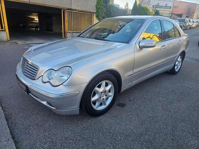 Second-hand Mercedes C200 Elegance 163 CP (119 kW) 2002 Argintiu Berlinǎ