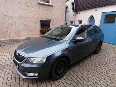 Grau Gebraucht 2017 Skoda Octavia Ambition Kombi | 9.900 € (Guter Preis)