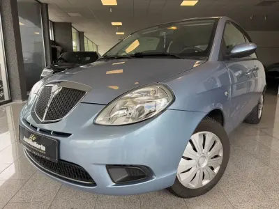 Usata Lancia Ypsilon 60 CV (44 kW) 2009 Blu Utilitaria