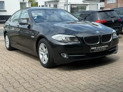 Gebraucht BMW 530 Sport Line 258 PS (189 kW) 2012 Sophistograu Limousine