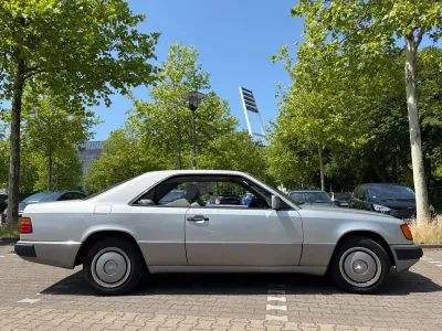 Gebraucht Mercedes 230 136 PS (100 kW) 1992 Silber Coupé