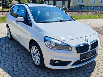 Gebraucht BMW 225 Advantage 136 PS (100 kW) 2016 Weiß Limousine