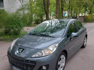 Gebraucht Peugeot 207 Premium 156 PS (114 kW) 2011 Grau Kleinwagen