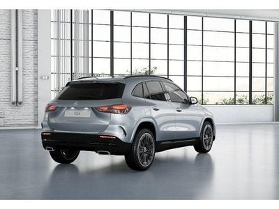 Gebraucht Mercedes GLA200 AMG line 163 PS (119 kW) 2025 Metalliclack hightechsilber SUV
