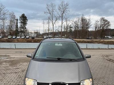 Gold Gebraucht 2005 Seat Alhambra Van / Kleinbus | 3.800 € (Etwas zu teuer)