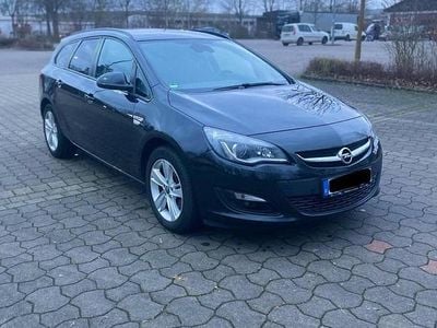 Schwarz Gebraucht 2015 Opel Astra Kombi | 3.799 € (Teuer)