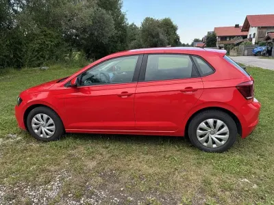 Gebraucht VW Polo Comfortline 95 PS (69 kW) 2018 Rot Kleinwagen