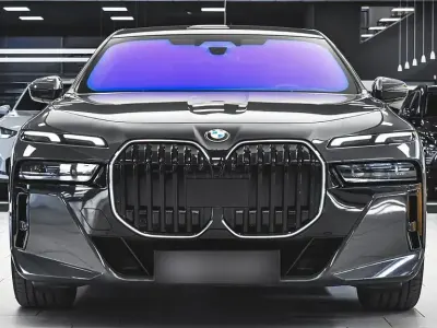 Gebraucht BMW 740 M Sport 300 PS (220 kW) 2025 Grau Limousine