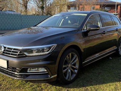 Usata VW Passat 190 CV (139 kW) 2017 Grigio Station wagon