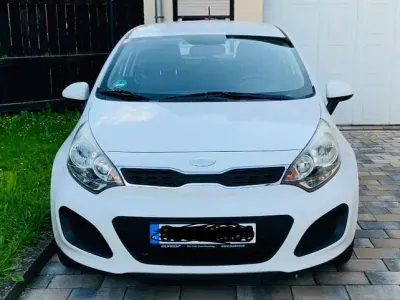 Gebraucht Kia Rio Spirit 86 PS (63 kW) 2014 Weiß Limousine