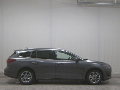 Grau Gebraucht 2023 Ford Focus Titanium Limousine | 12.780 € (Guter Preis)