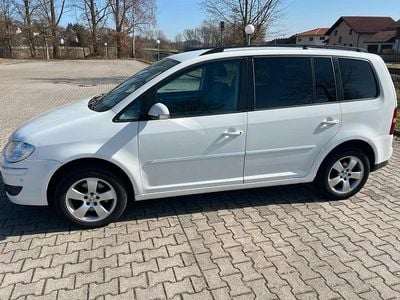 Gebraucht VW Touran 140 PS (102 kW) 2007 Weiß Van / Kleinbus