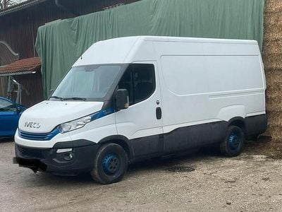 Gebraucht Iveco Daily 136 PS (100 kW) 2018 Weiß Van
