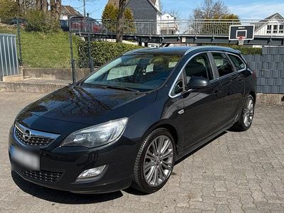 Gebraucht Opel Astra 140 PS (102 kW) 2012 Schwarz Kombi