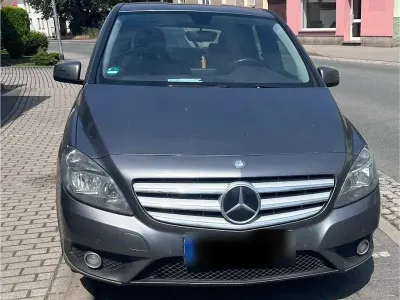 Gebraucht Mercedes B200 156 PS (114 kW) 2013 Silber Kleinwagen