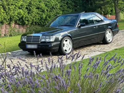 Gebraucht Mercedes 300 220 PS (161 kW) 1992 Schwarz Coupé