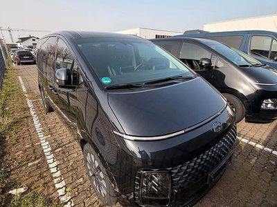 Gebraucht Hyundai Staria Signature 177 PS (130 kW) 2024 Blau Van / Kleinbus