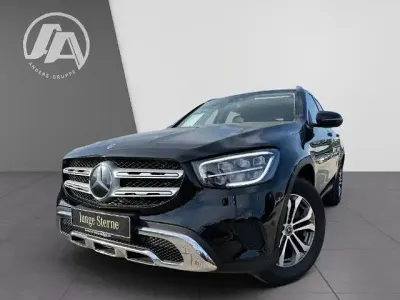 Używany Mercedes GLC200 163 KM (119 kW) 2022 Czarny SUV
