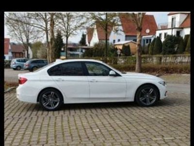 Gebraucht BMW 320 Advantage 190 PS (139 kW) 2017 Weiß Limousine