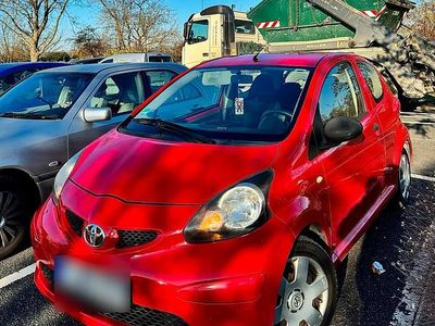 Gebraucht Toyota Aygo 68 PS (50 kW) 2008 Rot Kleinwagen