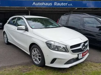 Gebraucht Mercedes A160 Style 102 PS (75 kW) 2017 Weiß Kleinwagen