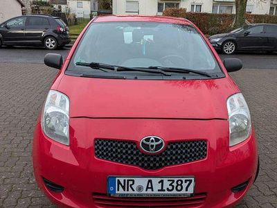 Gebraucht Toyota Yaris 69 PS (50 kW) 2007 Rot Kleinwagen