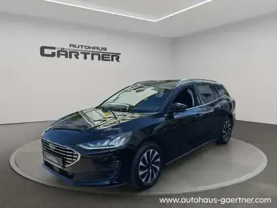 Gebraucht Ford Focus Titanium 125 PS (91 kW) 2024 Obsidianschwarz Kombi