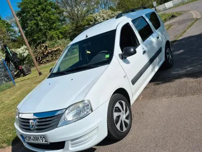 Używany Dacia Logan MCV 85 KM (62 kW) 2012 Biały Kombi