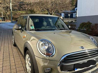 Grau Gebraucht 2018 Mini One D Kleinwagen | 10.000 € (Etwas zu teuer)