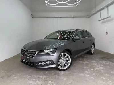 Gebraucht Skoda Superb Style 200 PS (147 kW) 2023 Grau Kombi