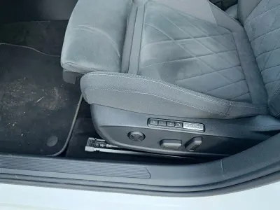 Gebraucht VW Golf VIII IQ Drive 150 PS (110 kW) 2024 Weiß Kombi