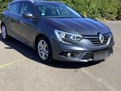 Gebraucht Renault Mégane GrandTour 116 PS (85 kW) 2020 Grau Kombi