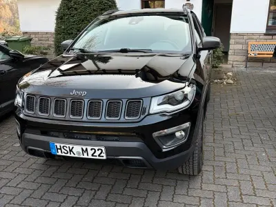 Gebraucht Jeep Compass Trailhawk 170 PS (125 kW) 2020 Schwarz SUV