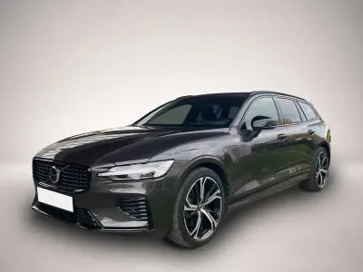 Gebraucht Volvo V60 Plus 455 PS (334 kW) 2023 Manufacturer Kombi