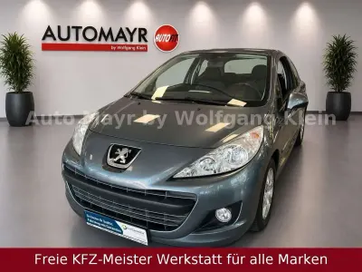 Gebraucht Peugeot 207 Tendance 95 PS (69 kW) 2011 Grau Kleinwagen