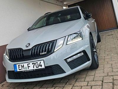 Grau Gebraucht 2020 Skoda Octavia RS Kombi | 19.900 € (Guter Preis)