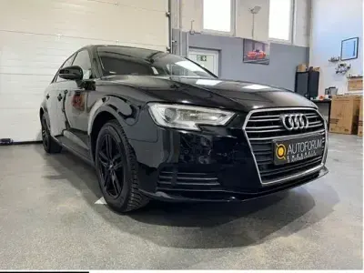 Gebraucht Audi A3 Ambiente 120 PS (88 kW) 2017 Schwarz Limousine