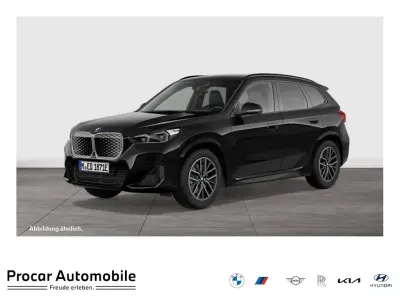 Neu BMW iX1 Luxury Line 150 kW (204 PS) 2026 Schwarz SUV