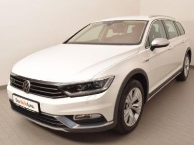 Weiß Gebraucht 2016 VW Passat Alltrack Kombi | 28.877 € (Teuer)